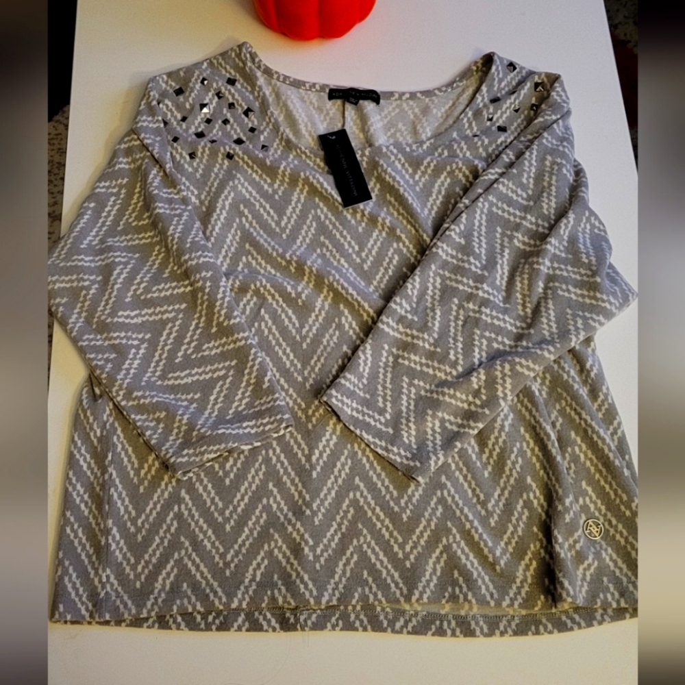 Grey shirt XL